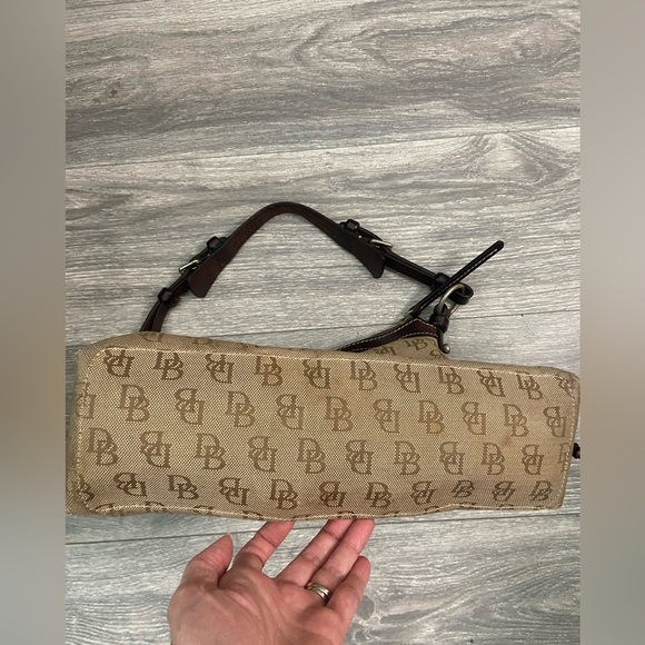 Dooney Bourke logo Tan & Brown Shoulder Purse with Brown Leather Trims Handbag - Picture 5 of 16